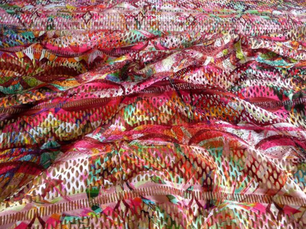 Polyesterstoff, Lochmuster, bunt, geometrisches Muster
